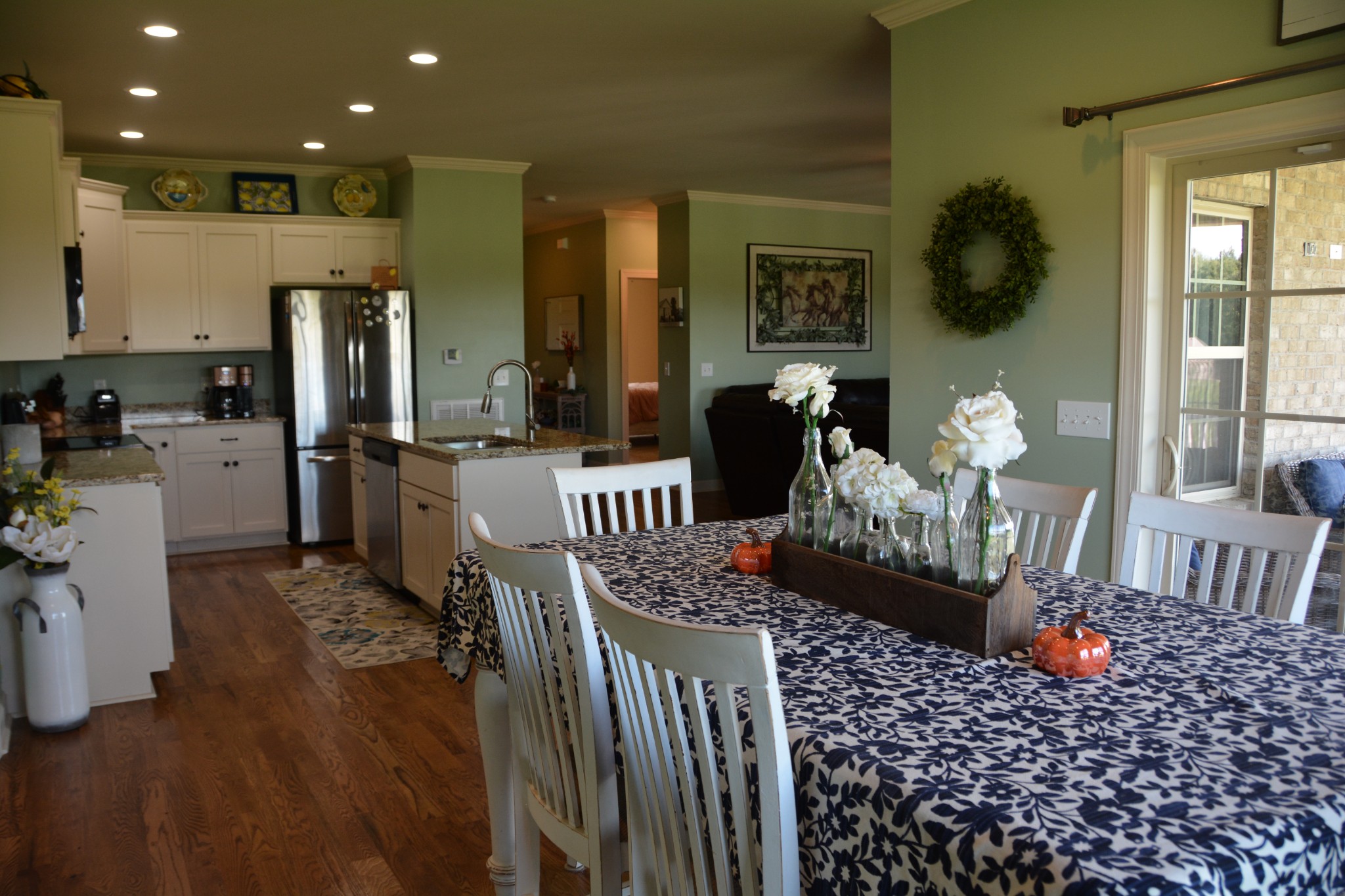 675 Elrod Road Manchester, TN 37355 - Photo 20 of 39 a living room with furniture and wooden floor