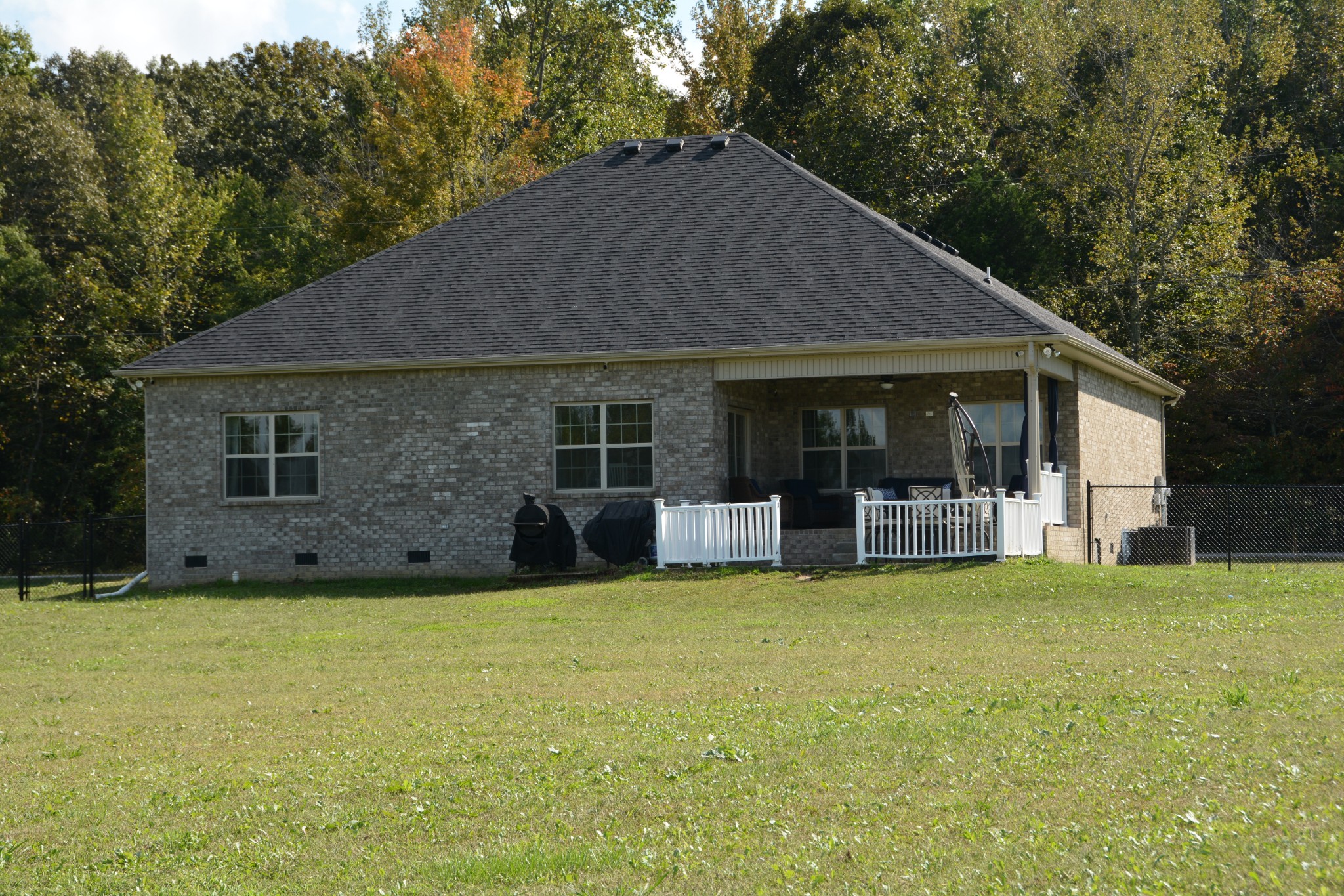 675 Elrod Road Manchester, TN 37355 - Photo 3 of 39 a view of a house with a yard and large tree