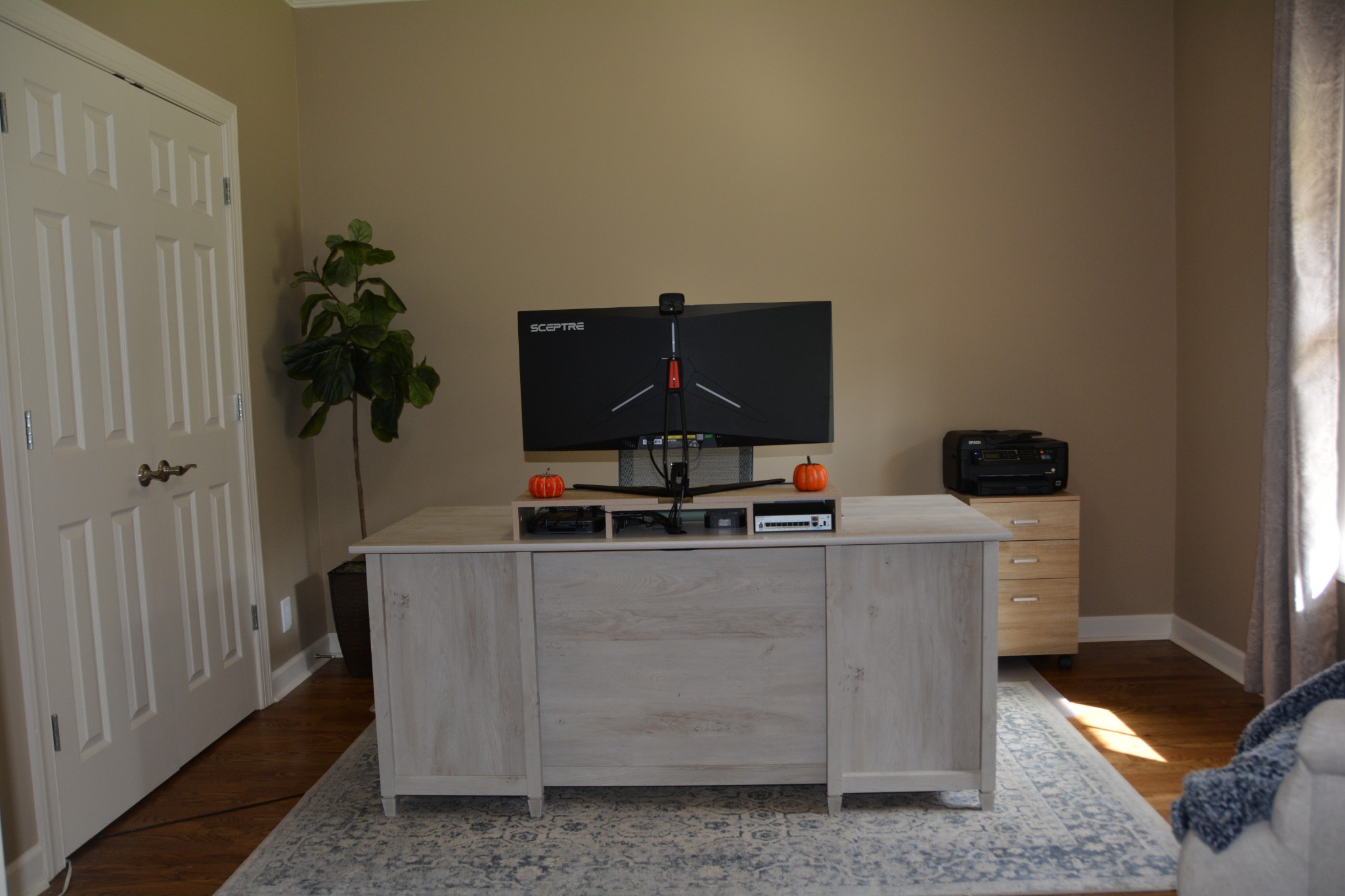 675 Elrod Road Manchester, TN 37355 - Photo 36 of 39 a living room with furniture and a flat screen tv