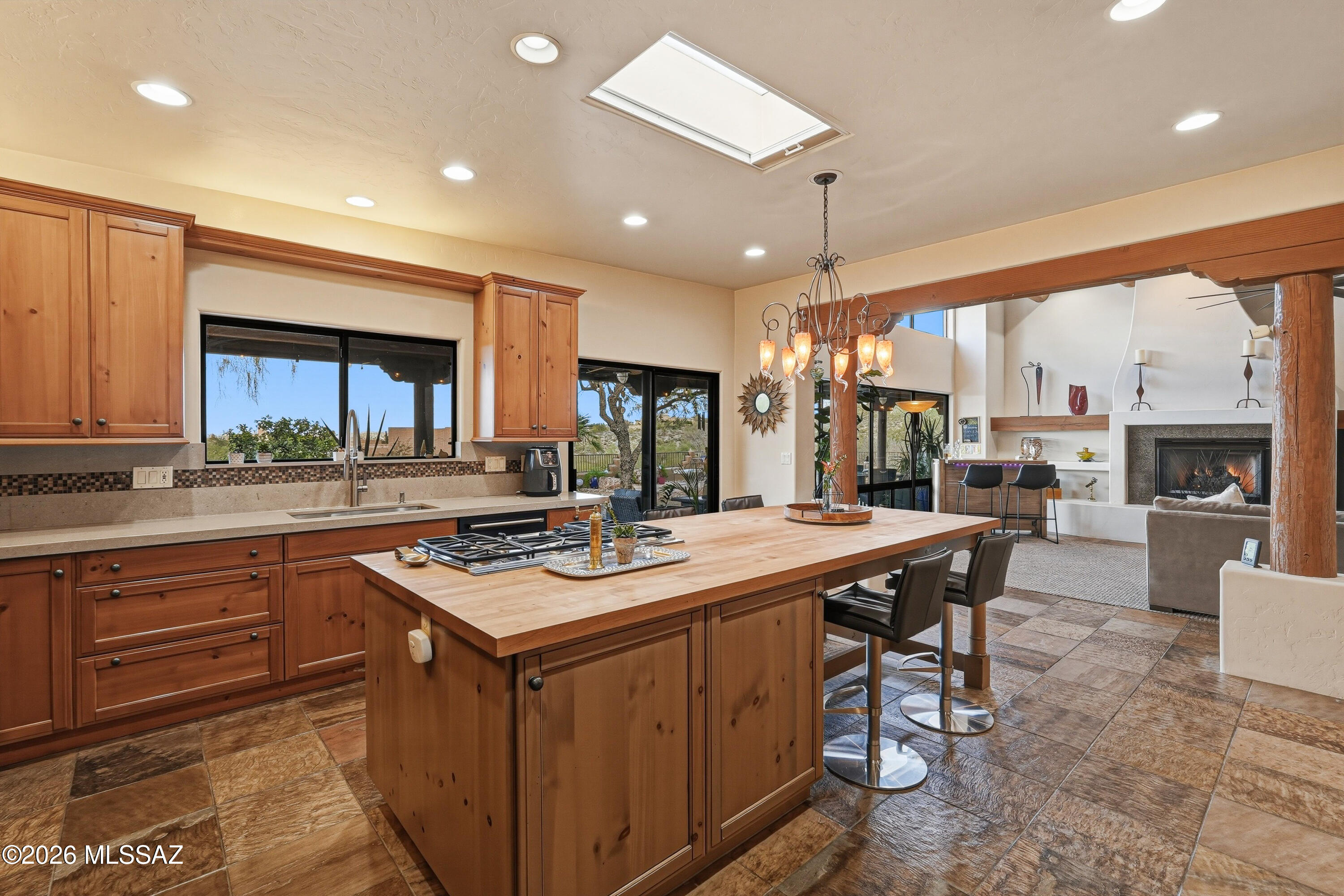 6060 North Abington Road Tucson, AZ 85743 - Photo 5 of 47 Enjoy desert view as you prepare meals