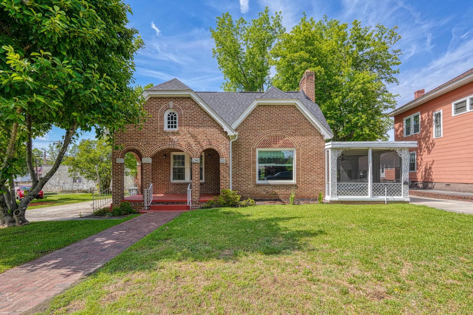 203 East South Street Union, SC 29379 - Photo 1 of 47