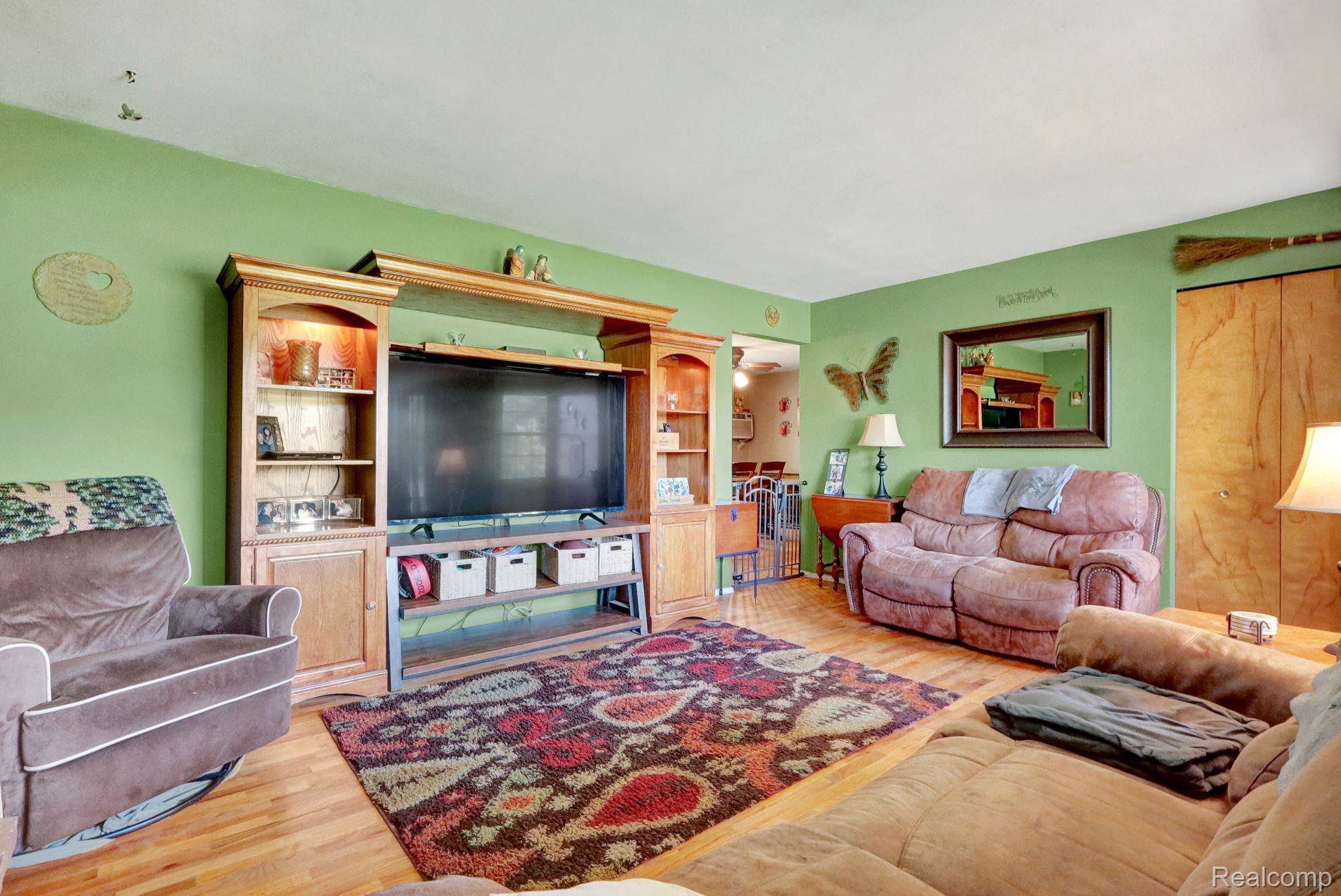 6245 Coldwater Road Flushing, MI 48433 - Photo 7 of 31 16-web-or-mls-Open Ended Media-16.jpg