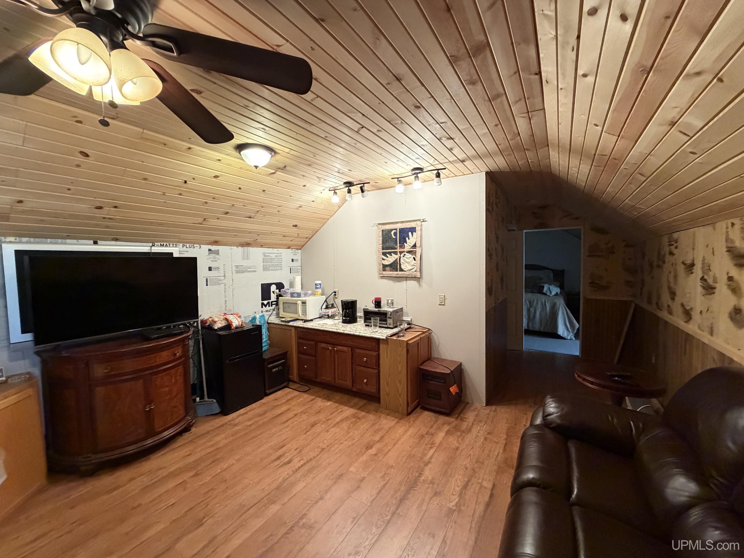 1804 North Lake Road Florence, WI 54121 - Photo 4 of 12