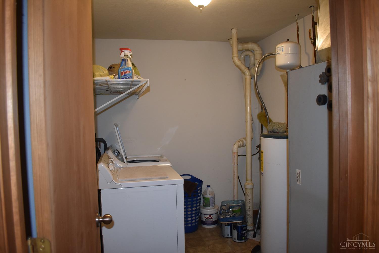 10600 Springer Road Hillsboro, OH 45133 - Photo 14 of 38 Laundry room down