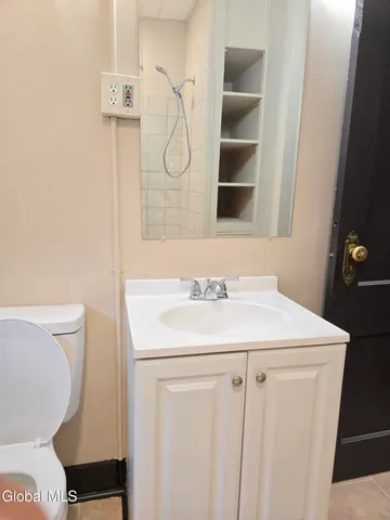 $1,650 | 355 Myrtle Avenue, Unit A, Albany, NY 12208