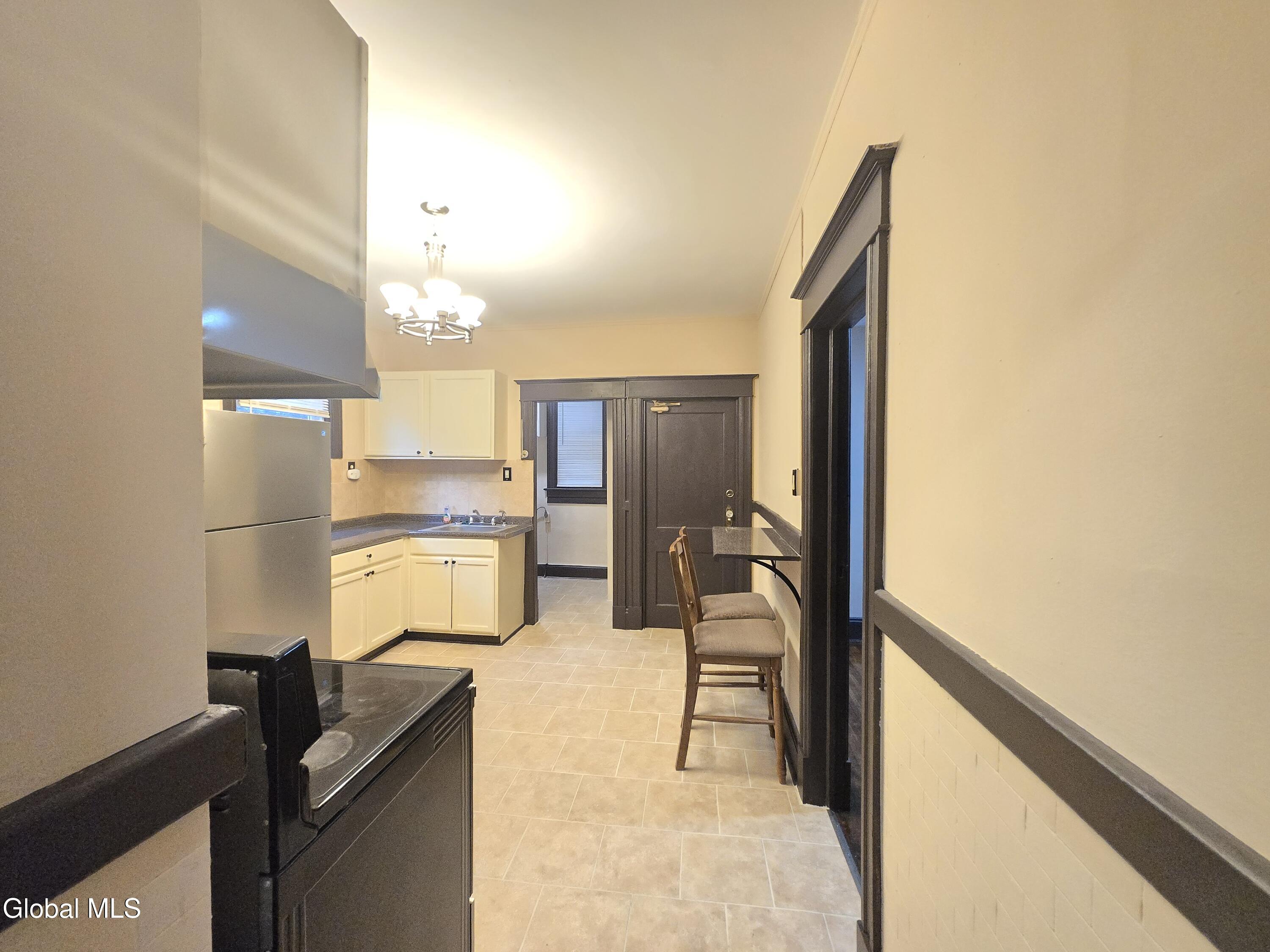 355 Myrtle Avenue, Unit A Albany, NY 12208 - Photo 34 of 58 20250920_182305