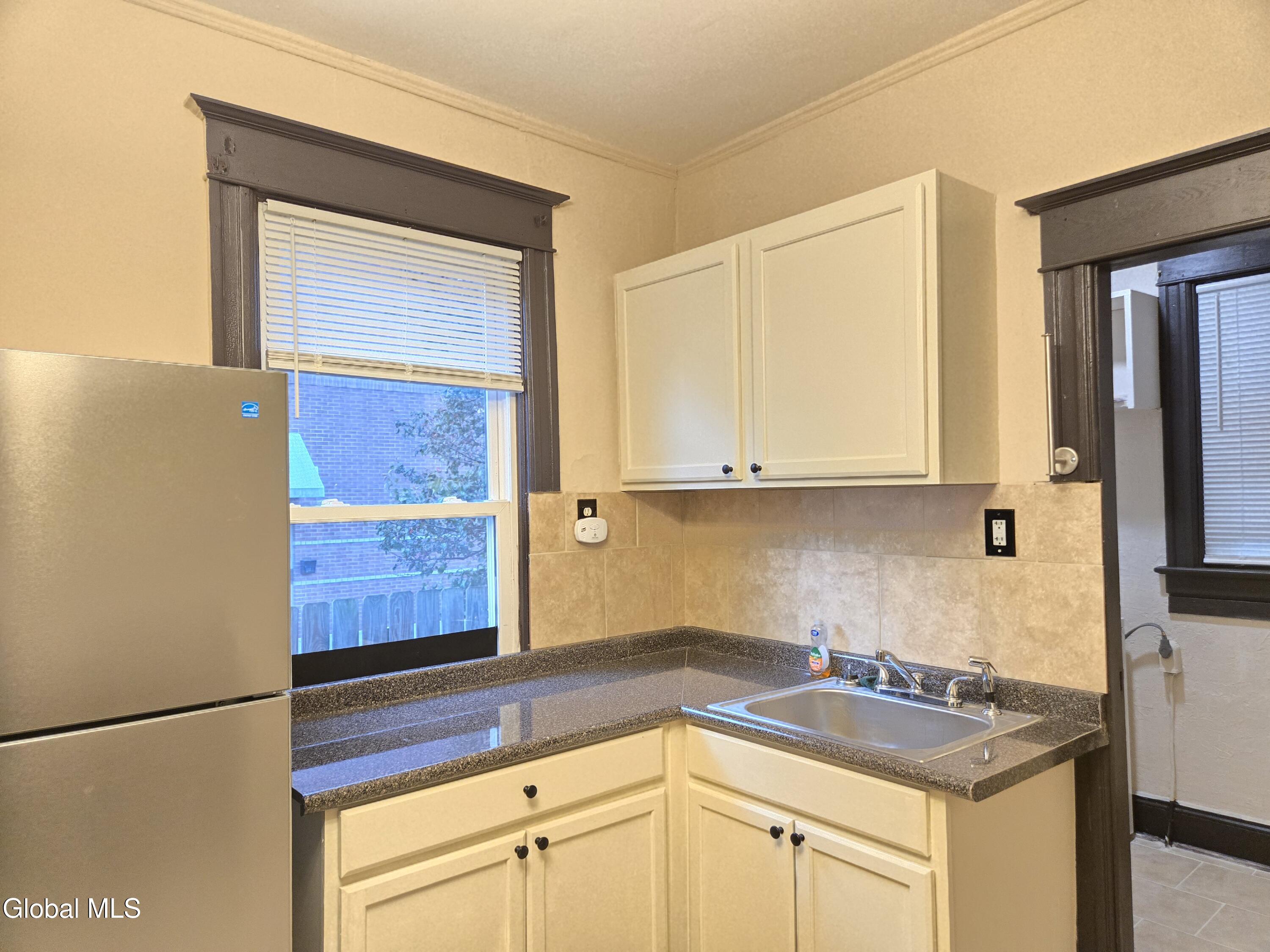 355 Myrtle Avenue, Unit A Albany, NY 12208 - Photo 37 of 58 20250920_182327