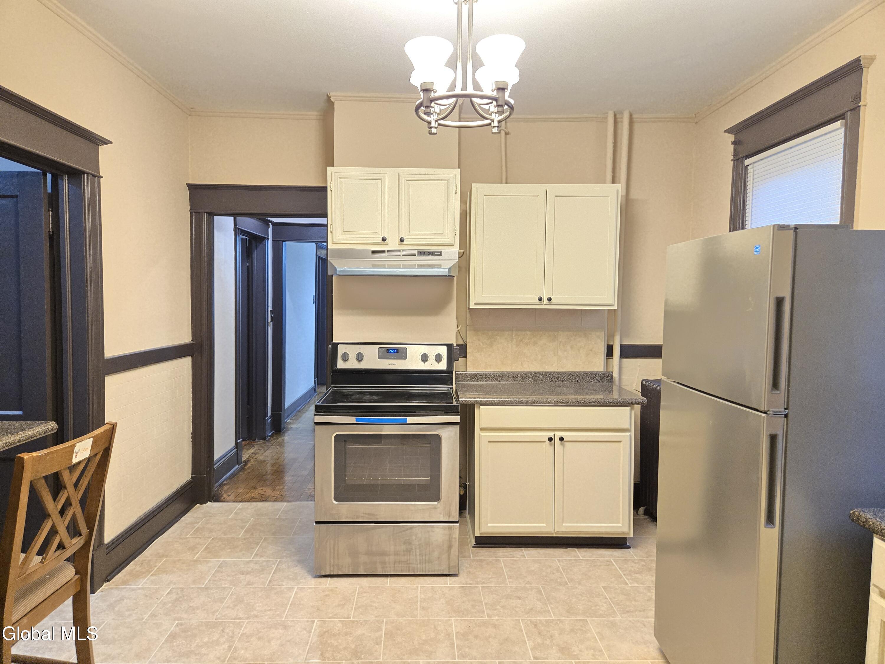 355 Myrtle Avenue, Unit A Albany, NY 12208 - Photo 38 of 58 20250920_182335