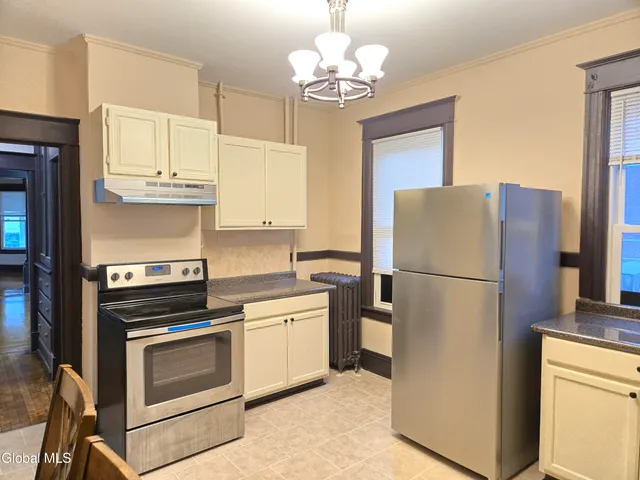 $1,650 | 355 Myrtle Avenue, Unit A, Albany, NY 12208