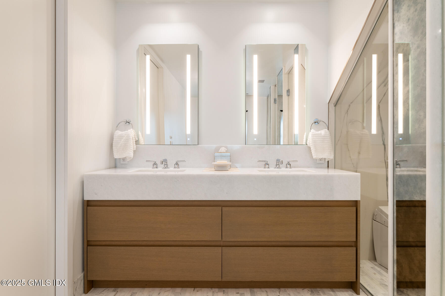 125 Field Point Road, Unit PHB5 Greenwich, CT 06830 - Photo 12 of 34 125 Field Point Rd PH-5B 42 - WEB