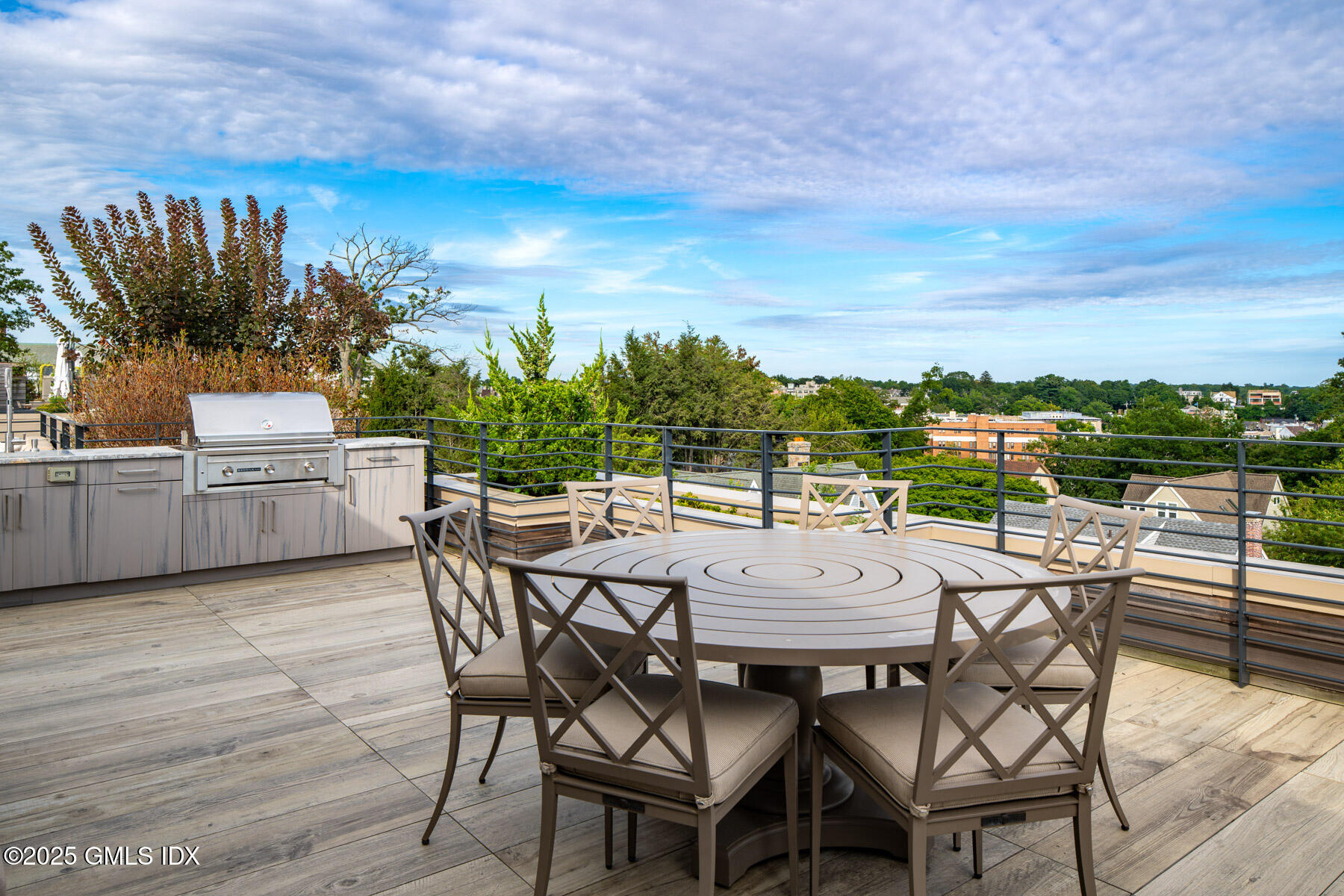 125 Field Point Road, Unit PHB5 Greenwich, CT 06830 - Photo 19 of 34 125 Field Point Rd PH-5B 31 - WEB