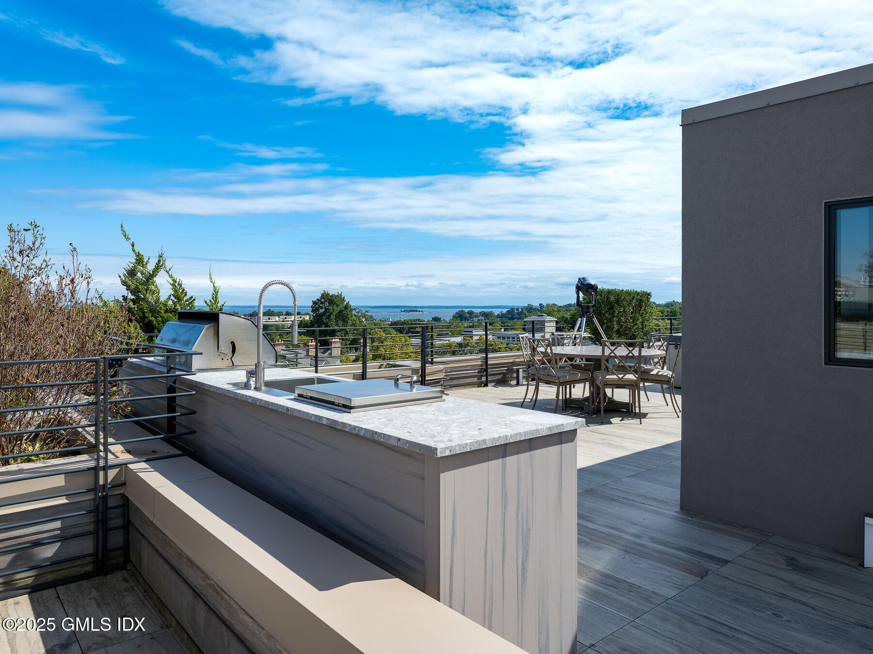 125 Field Point Road, Unit PHB5 Greenwich, CT 06830 - Photo 21 of 34 125 Field Point Rd PH-5B 21 - WEB