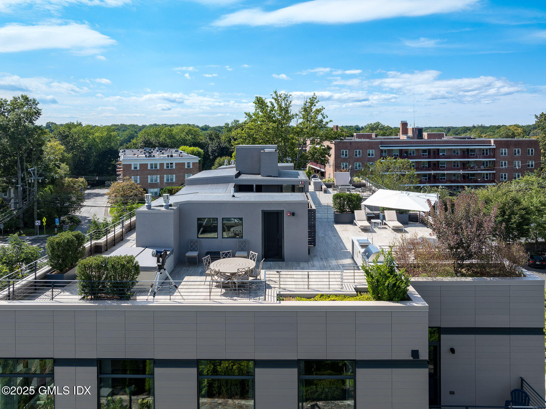 125 Field Point Road, Unit PHB5 Greenwich, CT 06830 - Photo 26 of 34 125 Field Point Rd PH-5B 19 - WEB