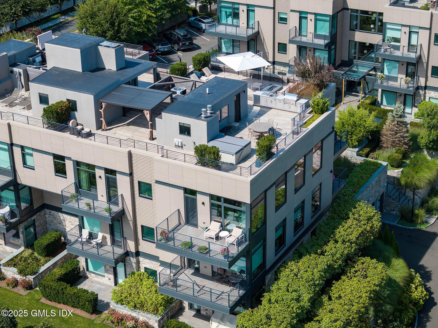 125 Field Point Road, Unit PHB5 Greenwich, CT 06830 - Photo 28 of 34 125 Field Point Rd PH-5B 12 - WEB