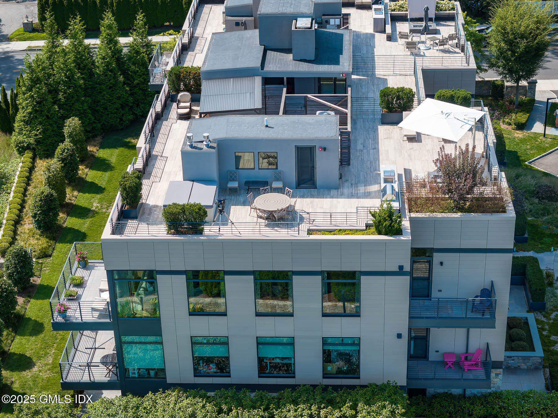 125 Field Point Road, Unit PHB5 Greenwich, CT 06830 - Photo 29 of 34 125 Field Point Rd PH-5B 13 - WEB