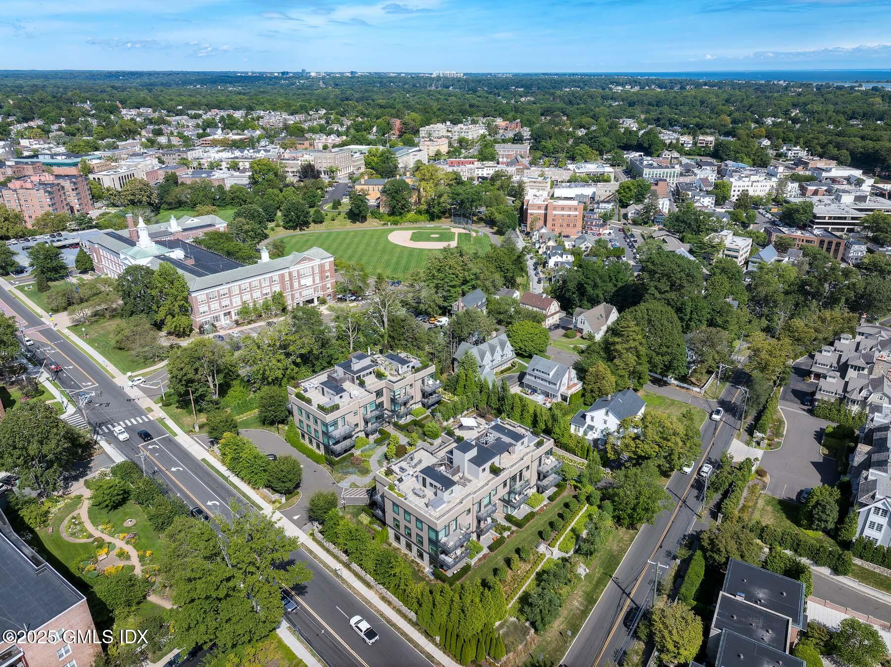 125 Field Point Road, Unit PHB5 Greenwich, CT 06830 - Photo 31 of 34 125 Field Point Rd PH-5B 09 - WEB