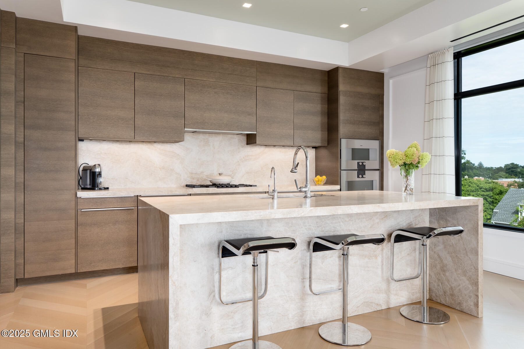 125 Field Point Road, Unit PHB5 Greenwich, CT 06830 - Photo 4 of 34 125 Field Point Rd PH-5B 34 - WEB