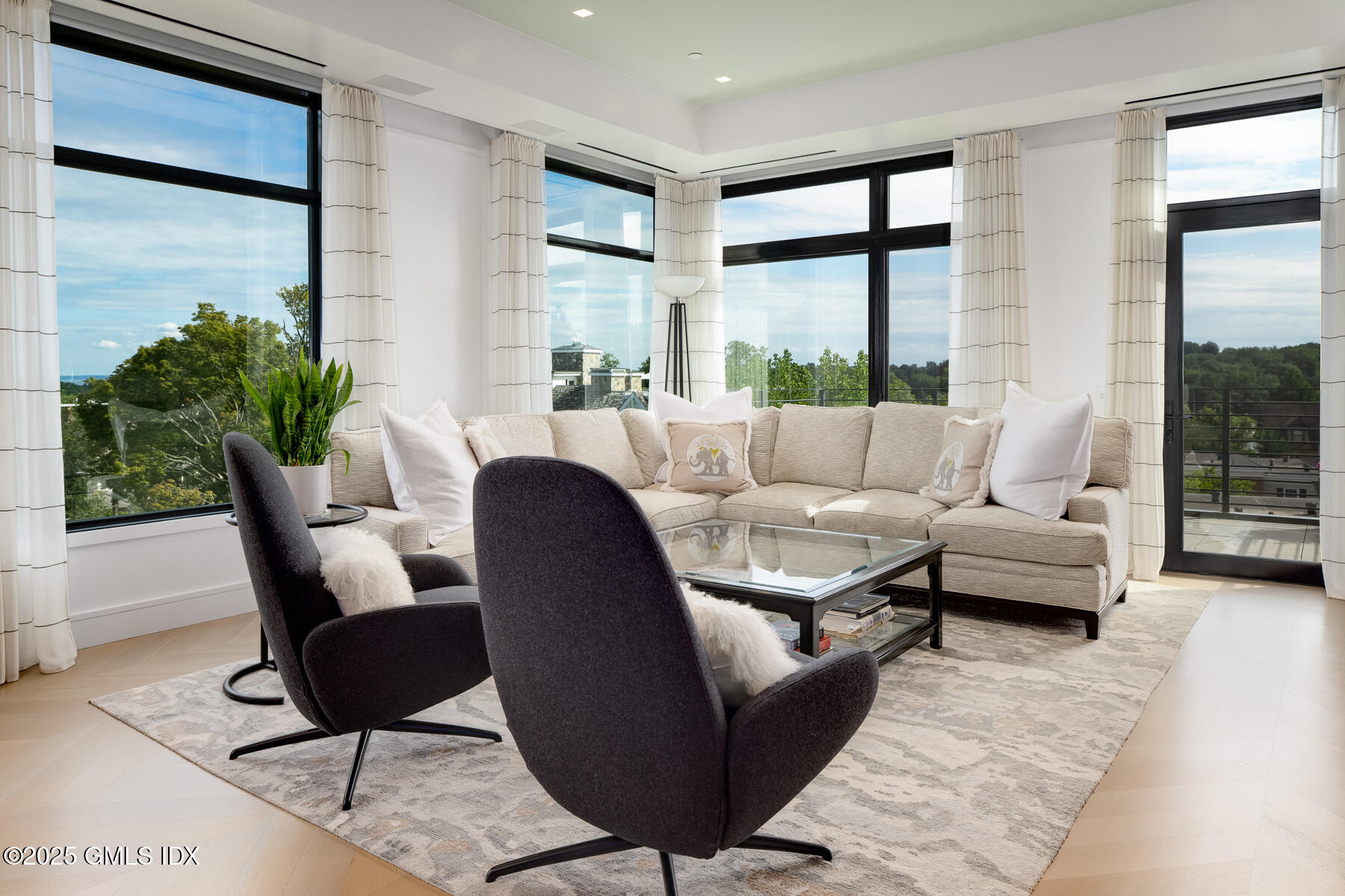 125 Field Point Road, Unit PHB5 Greenwich, CT 06830 - Photo 8 of 34 125 Field Point Rd PH-5B 38 - WEB