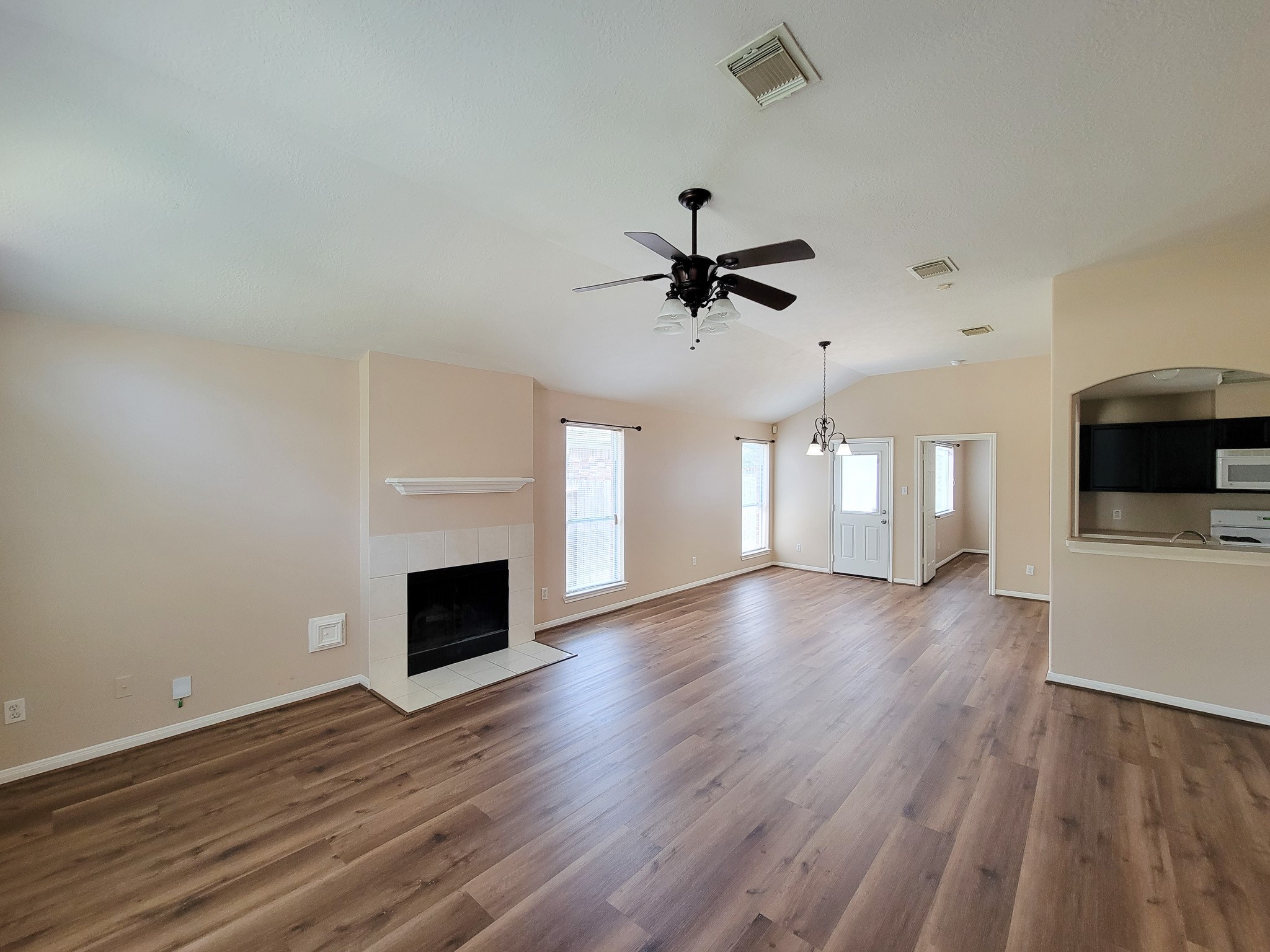 18446 South Wimbledon Drive Katy, TX 77449 - Photo 7 of 39