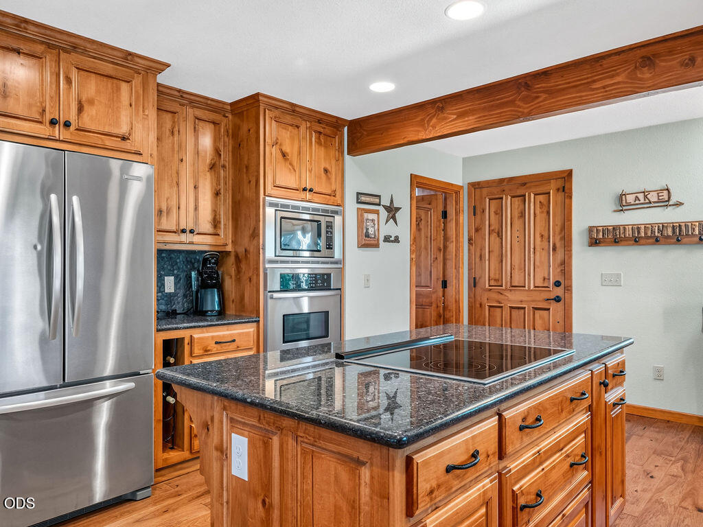 27458 Rocky Point Road Klamath Falls, OR 97601 - Photo 8 of 33