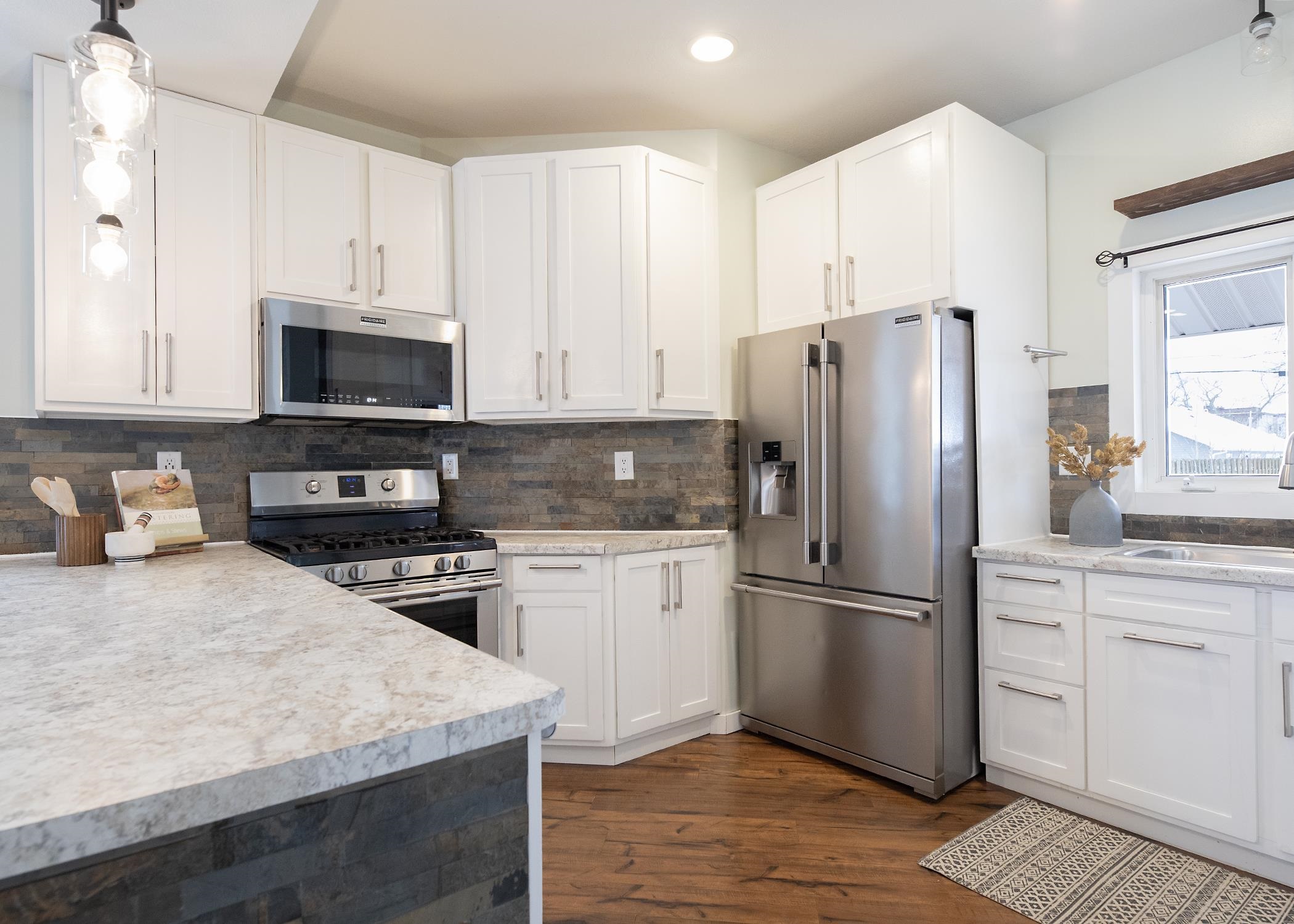 2123 John Avenue Superior, WI 54880 - Photo 16 of 40