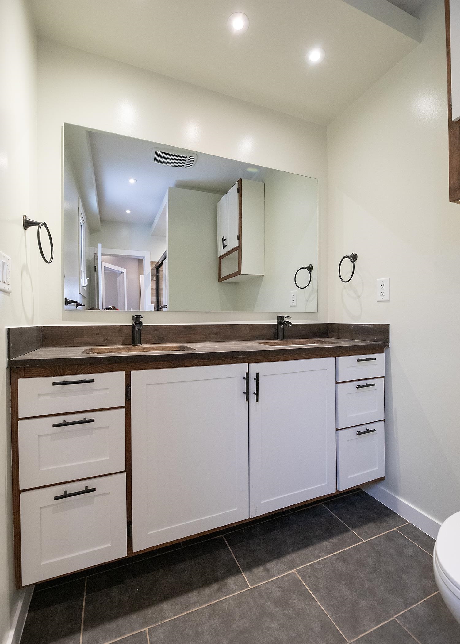 2123 John Avenue Superior, WI 54880 - Photo 29 of 40