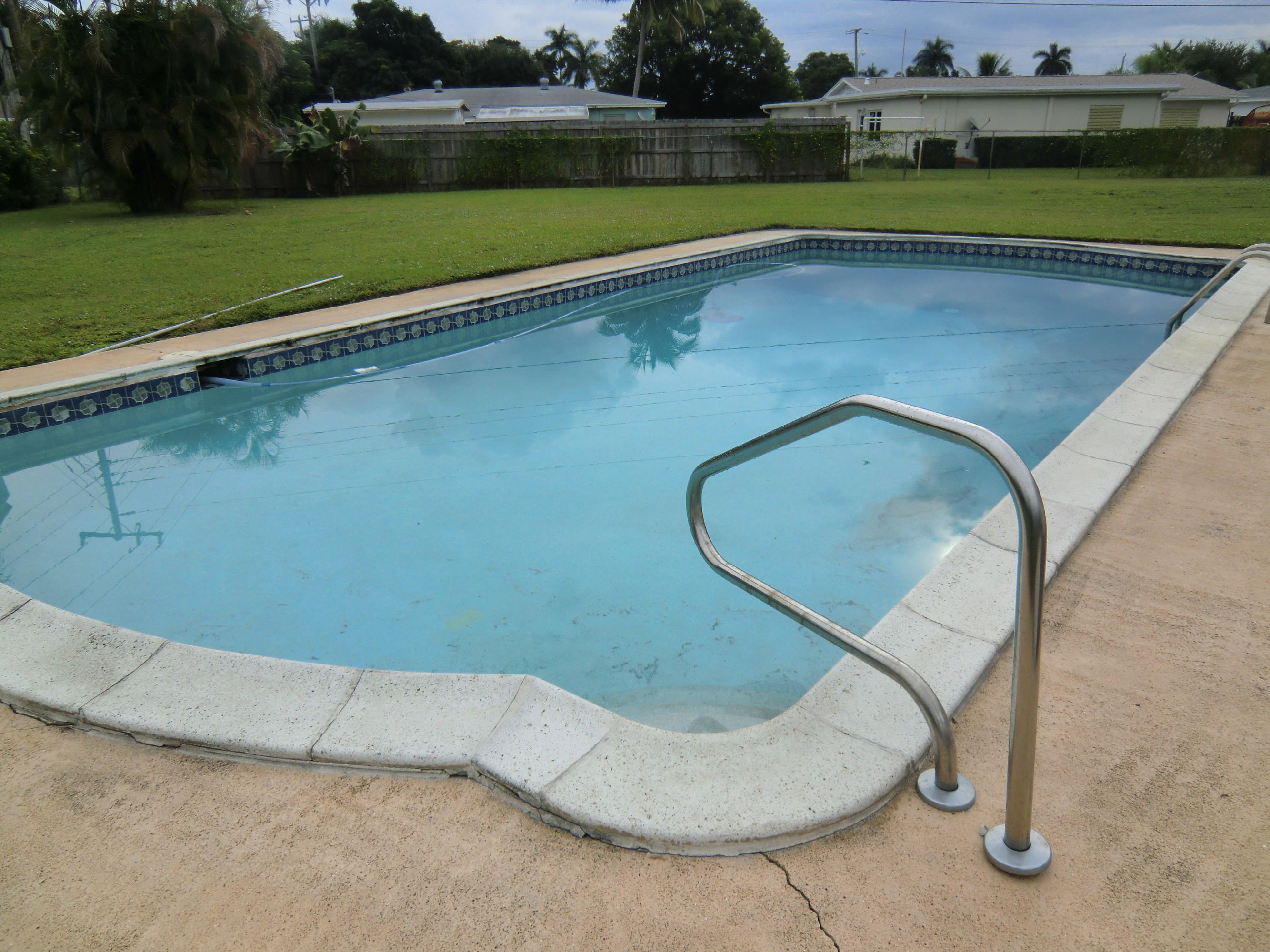 312 Cavalier Road Palm Springs, FL 33461 - Photo 23 of 25 312_Cavalier_23