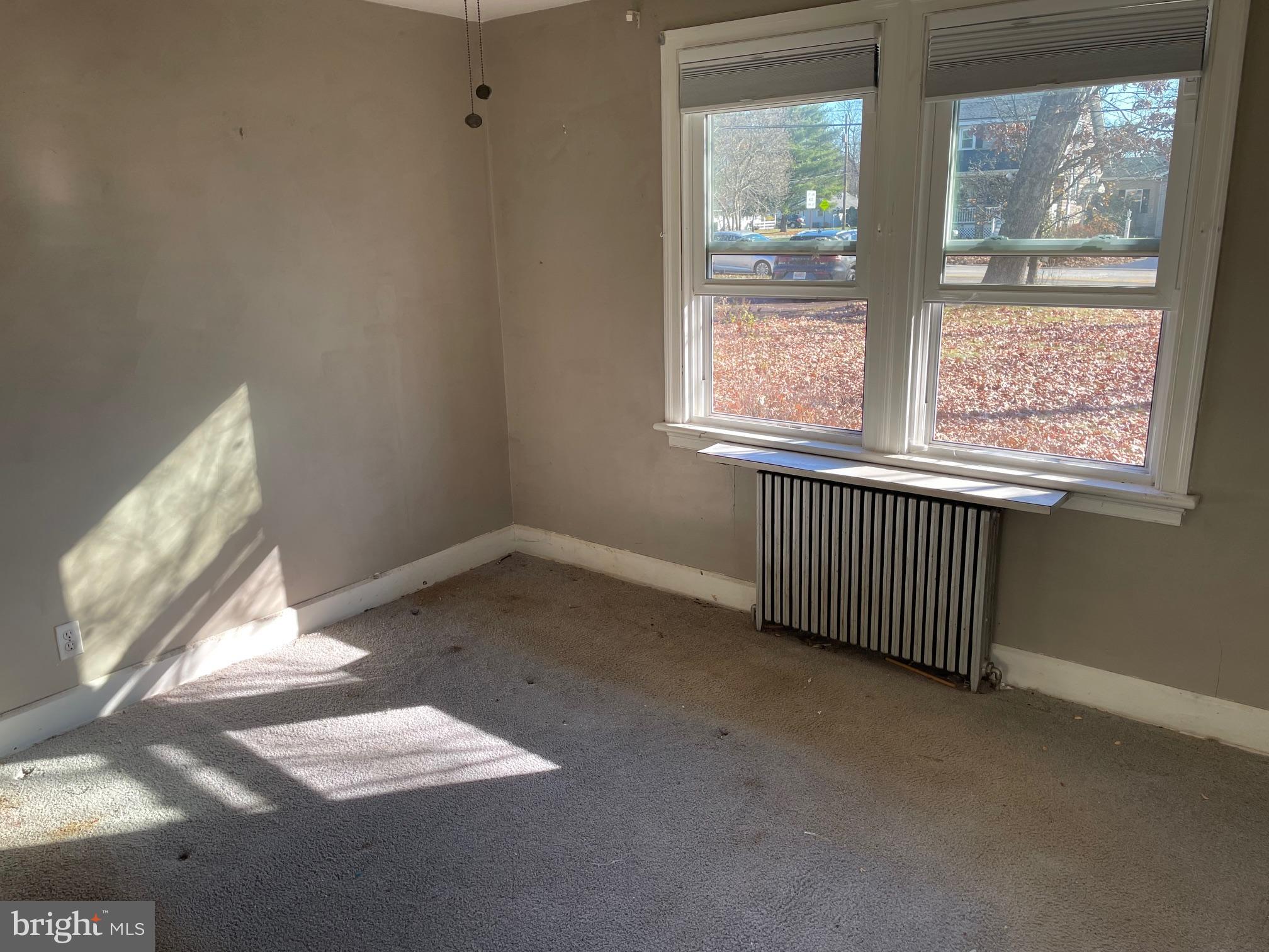 1306 West Orvilla Road Hatfield, PA 19440 - Photo 13 of 14 an empty room with windows