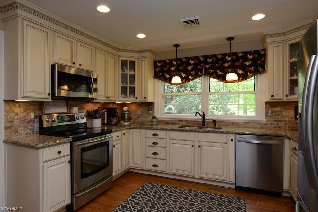 100 Shadow Valley Road High Point, NC 27262 - Photo 13 of 30 Gallery Image 13