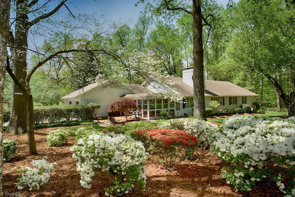100 Shadow Valley Road High Point, NC 27262 - Photo 4 of 30 Gallery Image 4