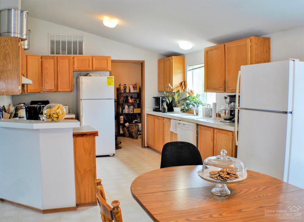 1004 Yoke Road La Pine, OR 97739 - Photo 13 of 23 Open concept kitchen/dining/living room