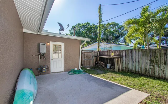 $4,000 | 7864 15th Way North, St. Petersburg, FL 33702