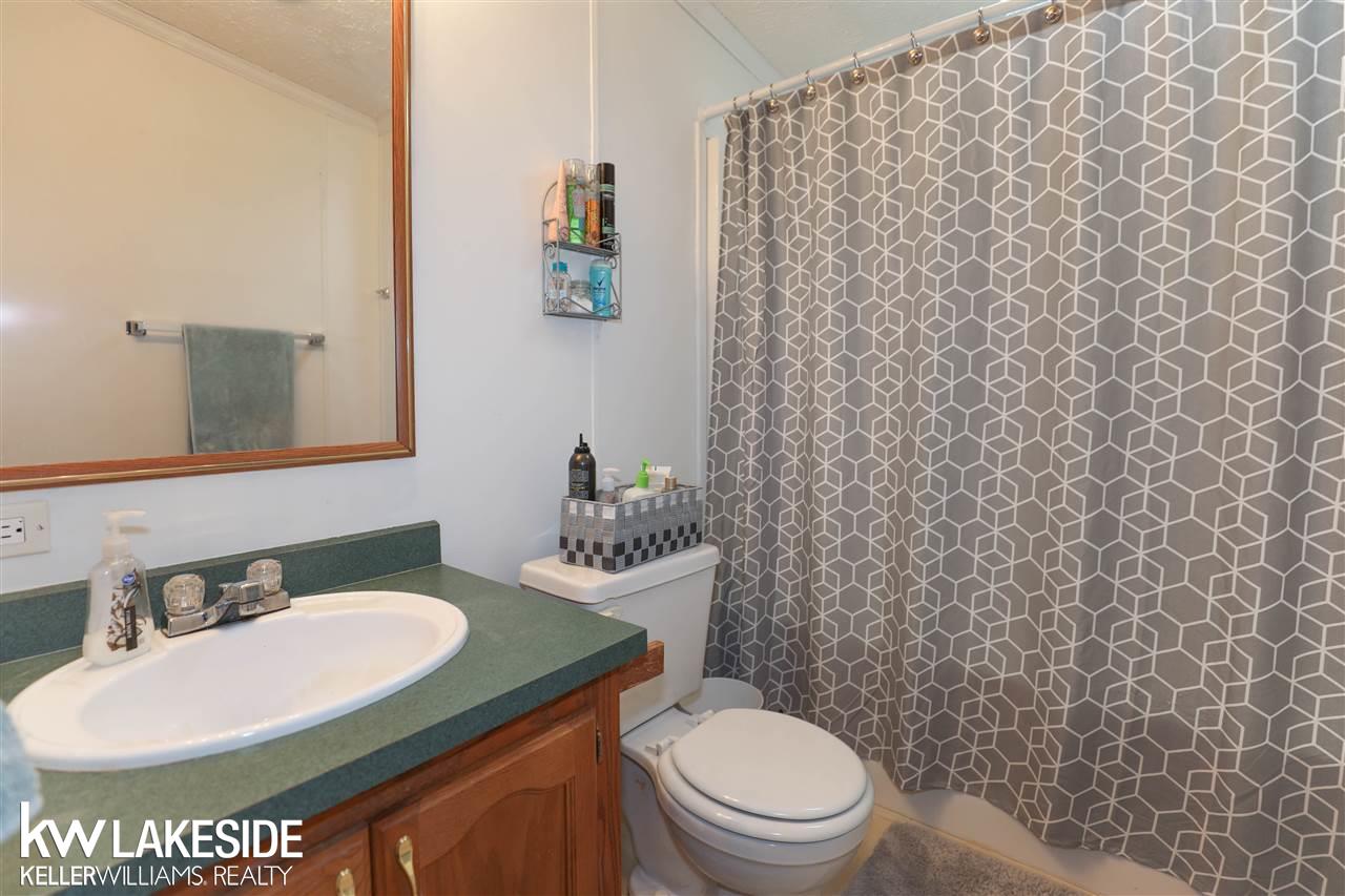 15988 Imlay City Road Capac, MI 48014 - Photo 29 of 37 50001033-28.JPG