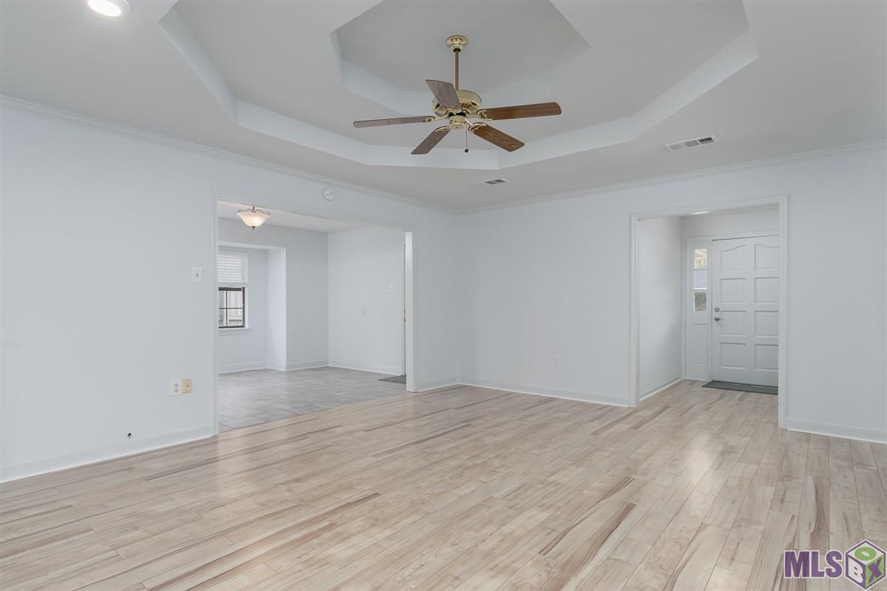 1047 Bullrush Drive Baton Rouge, LA 70810 - Photo 11 of 18 Living Area
