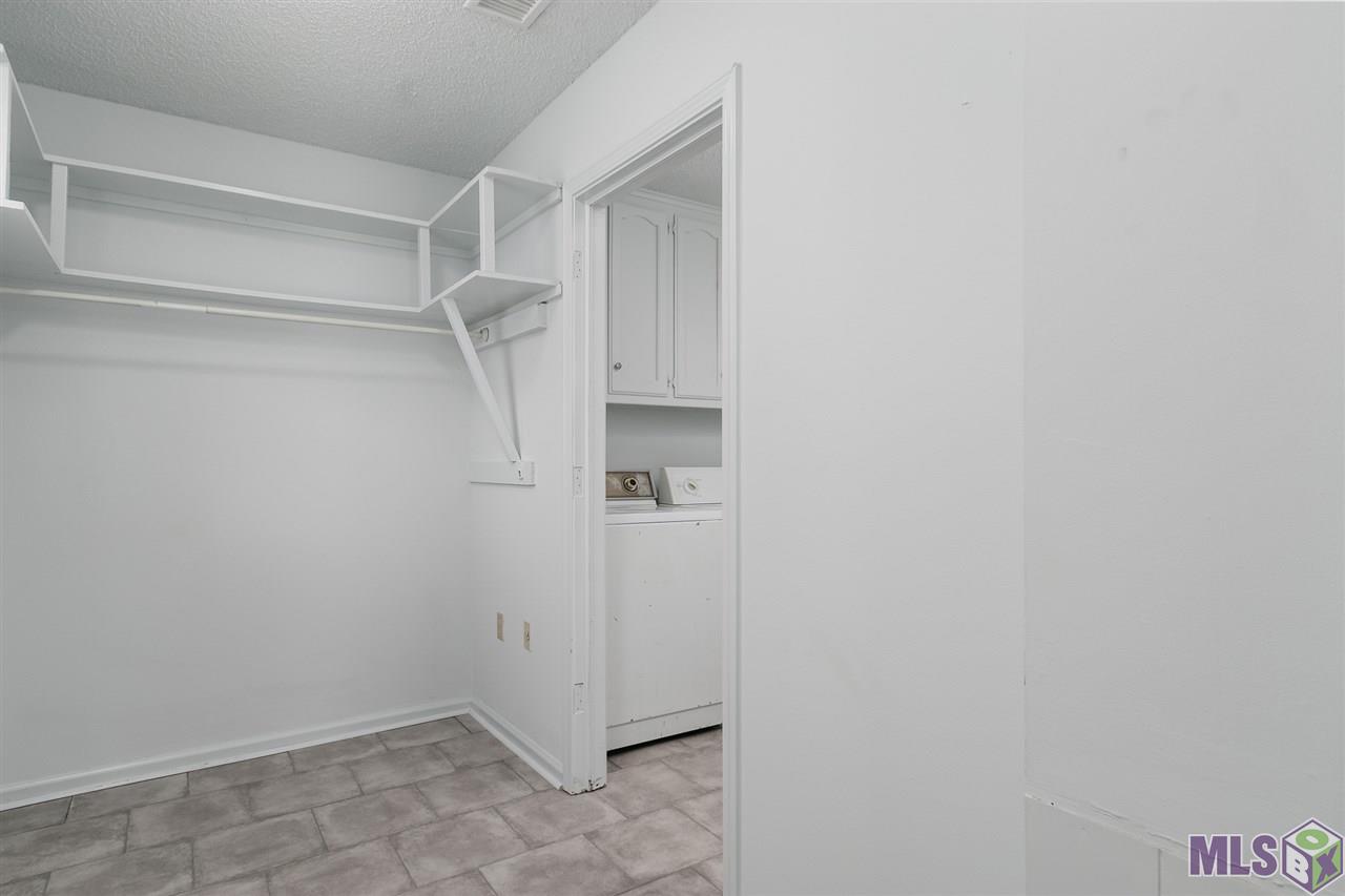 1047 Bullrush Drive Baton Rouge, LA 70810 - Photo 16 of 18 Utility/Pantry