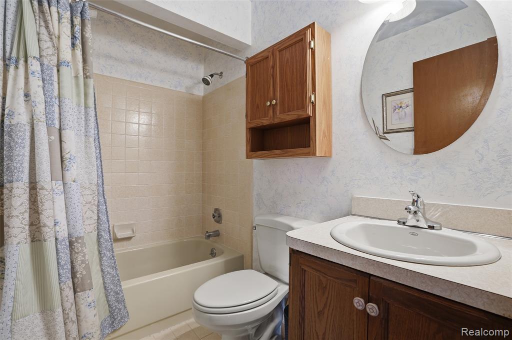 1669 Snowden Circle Rochester Hills, MI 48306 - Photo 27 of 32