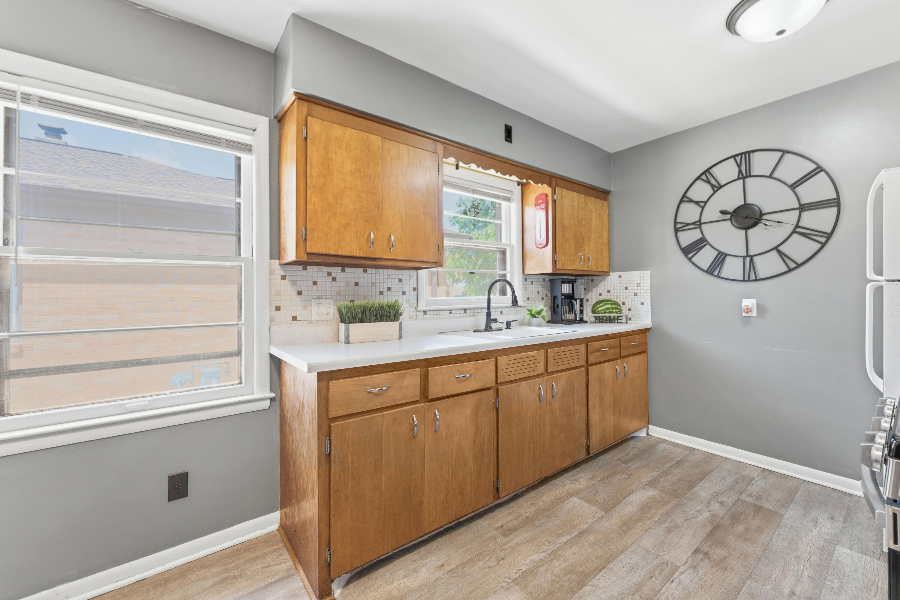 2621 Gilson Street Racine, WI 53403 - Photo 6 of 18 Kitchen