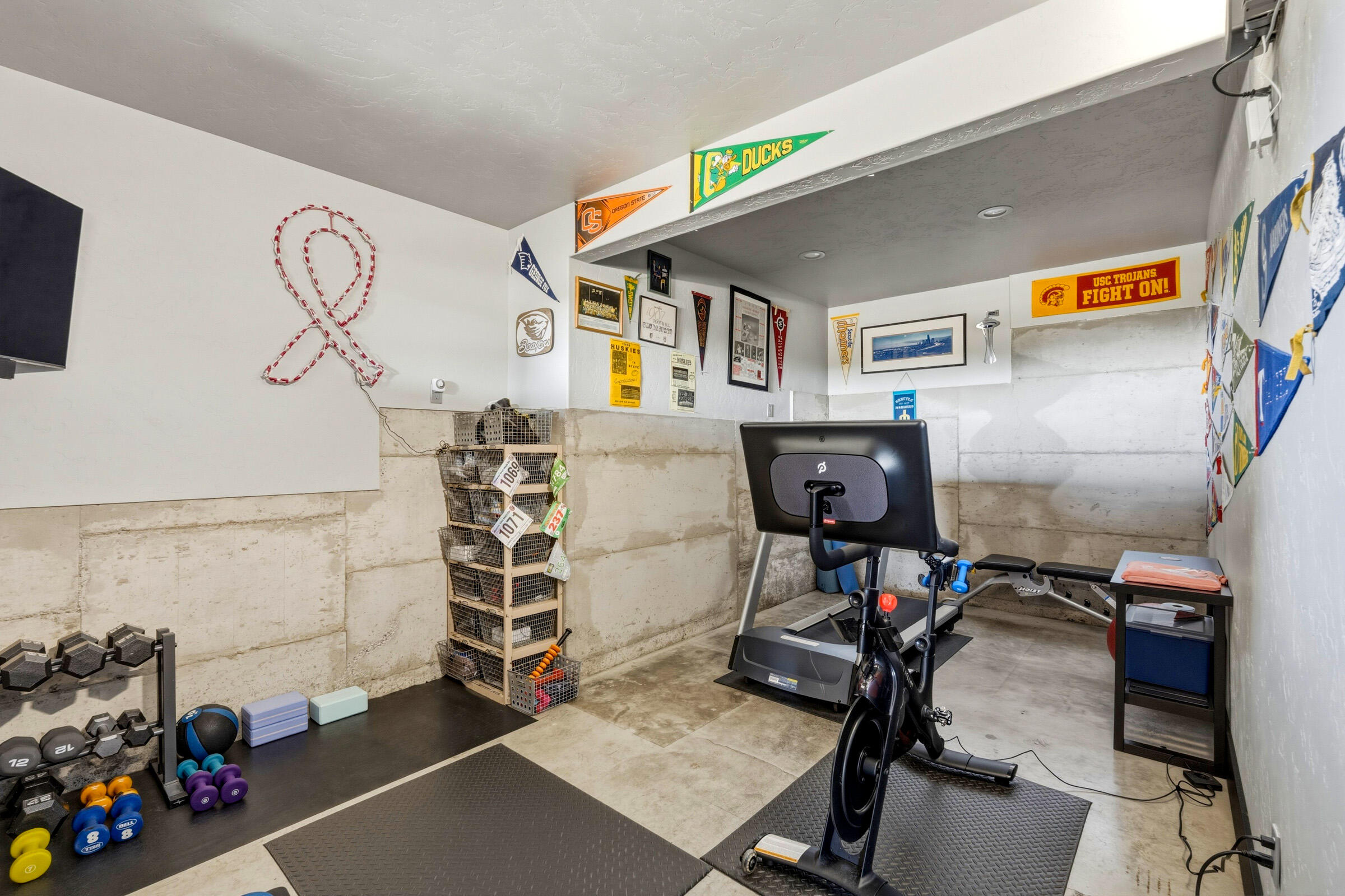 16086 South W Brasada Ranch Road Powell Butte, OR 97753 - Photo 47 of 69 a view of a room with gym equipment