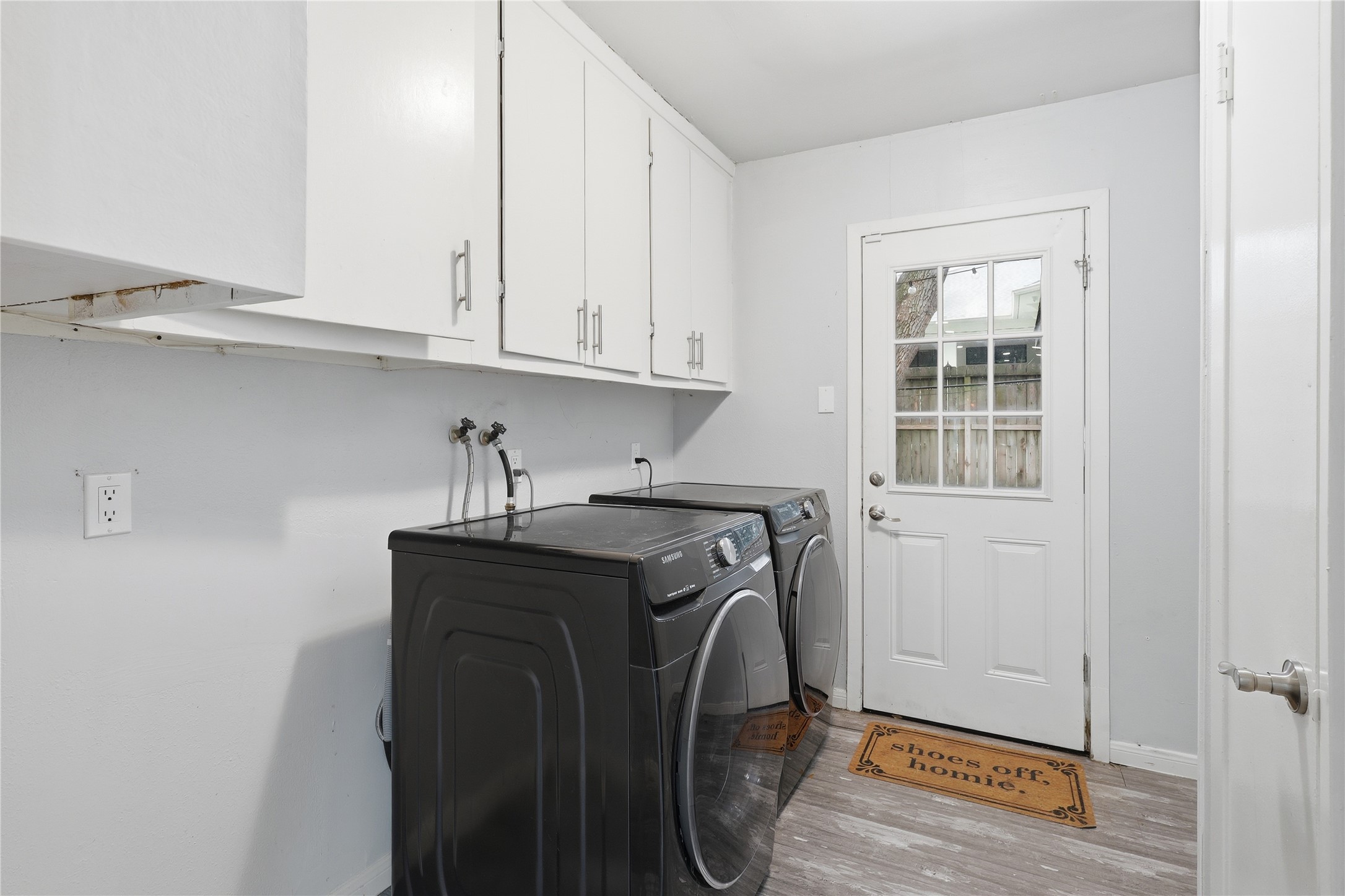 5347 Rutherglenn Drive Houston, TX 77096 - Photo 19 of 21 Utility room