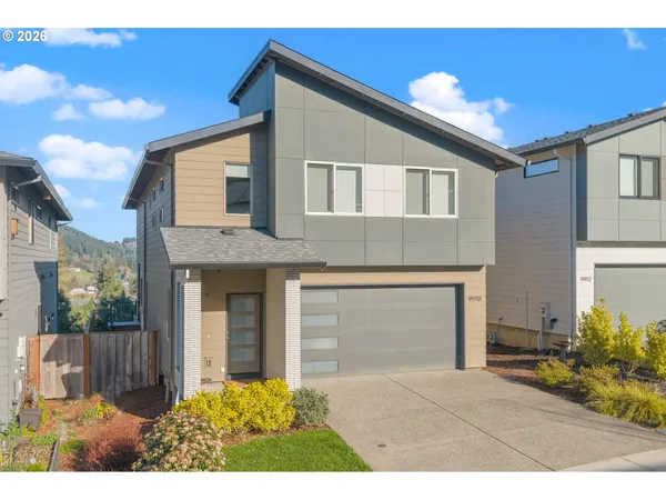 a front view of house with yard
