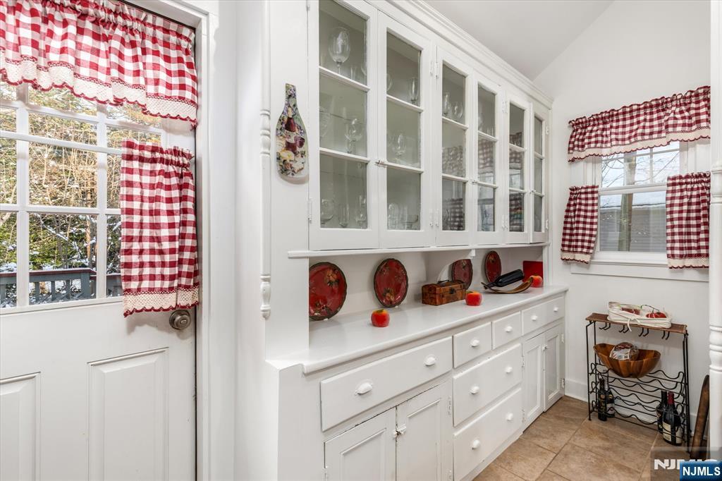 32 North Spring Garden Avenue Nutley, NJ 07110 - Photo 11 of 29