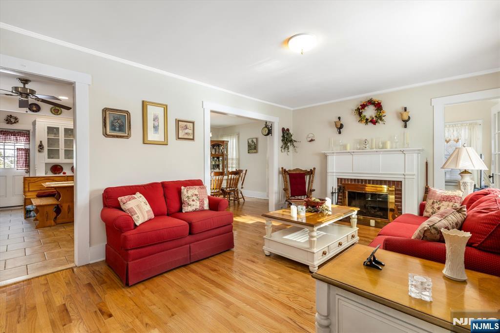 32 North Spring Garden Avenue Nutley, NJ 07110 - Photo 4 of 29