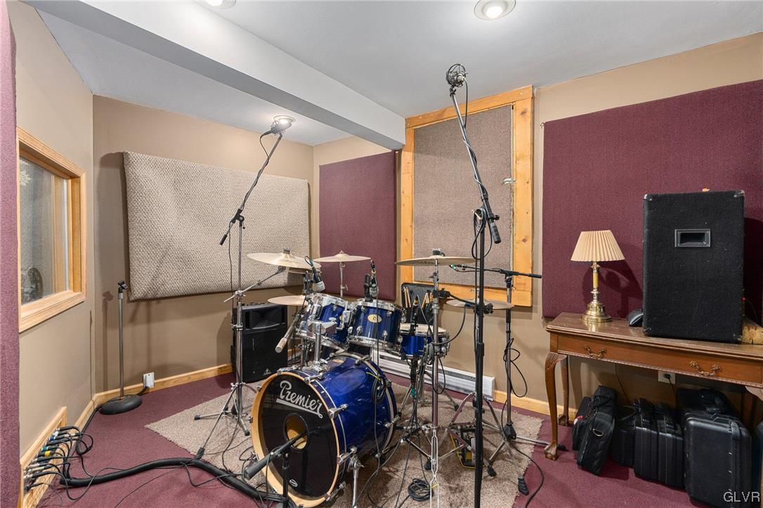 205 Ryan Road Blakeslee, PA 18610 - Photo 19 of 34 a room with musical instruments