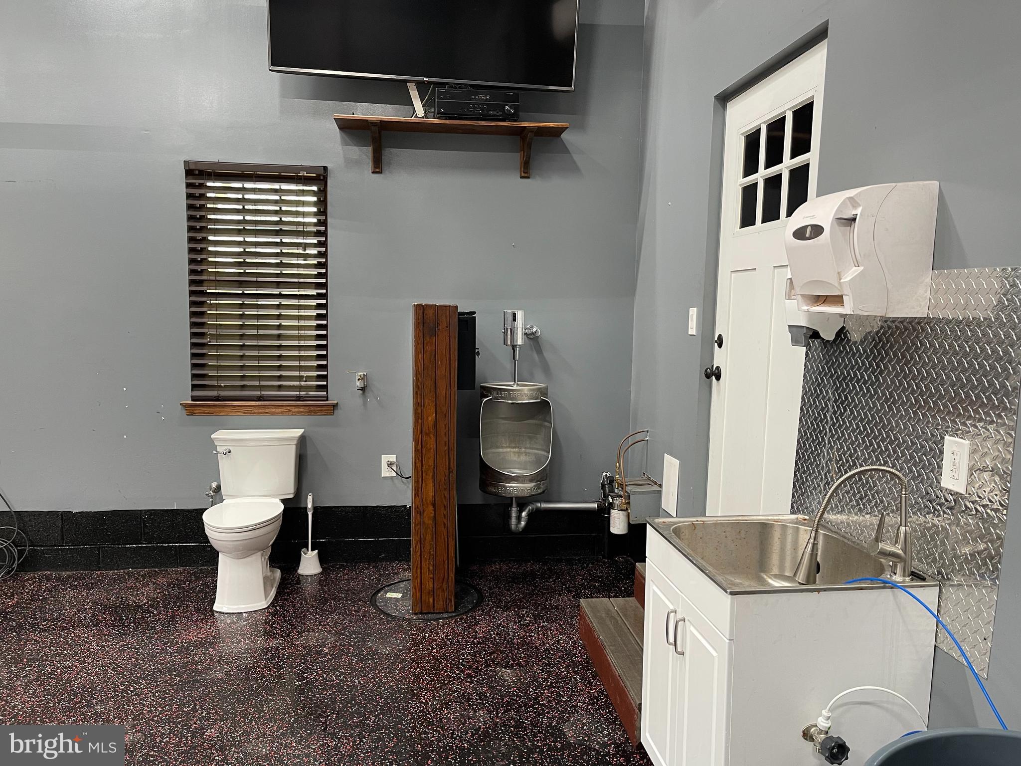9 Gatewood Road Levittown, PA 19057 - Photo 34 of 72 Half bath