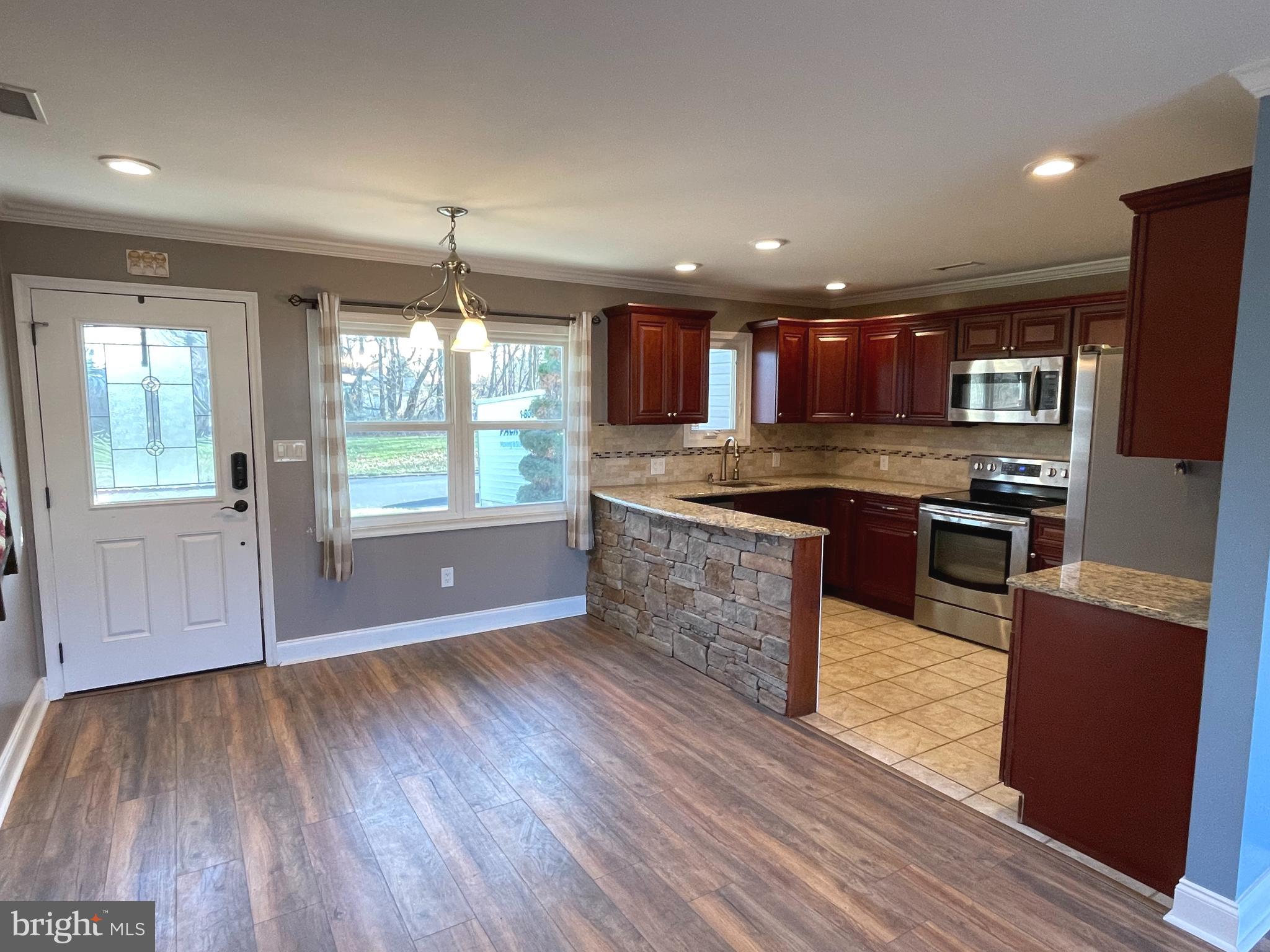 9 Gatewood Road Levittown, PA 19057 - Photo 6 of 72 Gallery Image 6