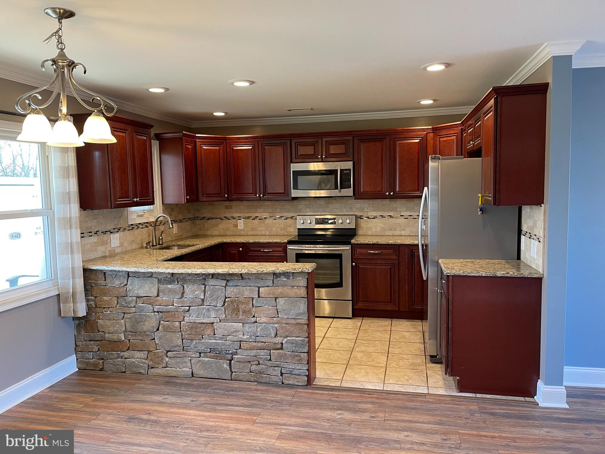 9 Gatewood Road Levittown, PA 19057 - Photo 7 of 72 Custom kitchen w/ Granite CT & SS appliances
