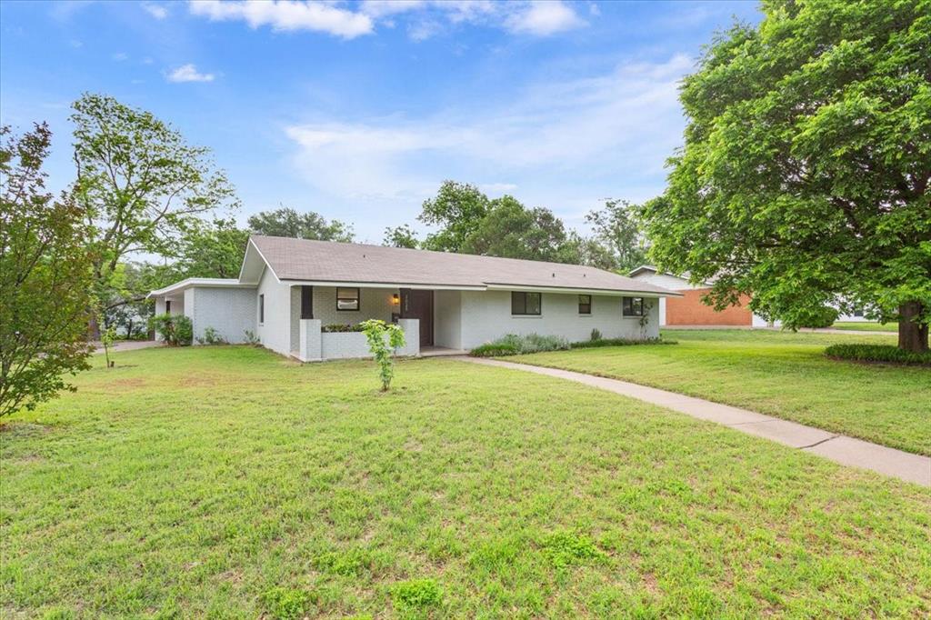 2025 Lenamon Street Waco, TX 76710 - Photo 2 of 24