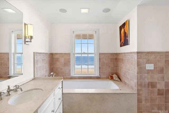 $1,000,000 | 165 Lily Pond Lane, East Hampton, NY 11937