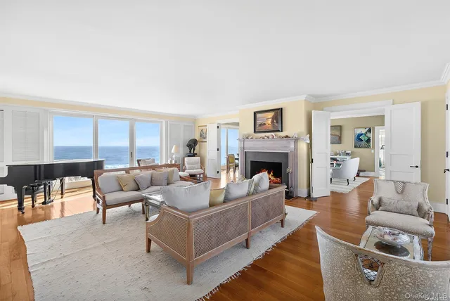 $1,000,000 | 165 Lily Pond Lane, East Hampton, NY 11937