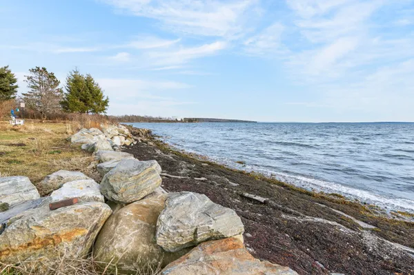 $550,000 | 8 Summer Street, Searsport, ME 04974